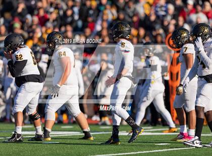 Thumbnail 3 in Lincoln vs Eastside Catholic (WIAA 3A Semifinal) photogallery.