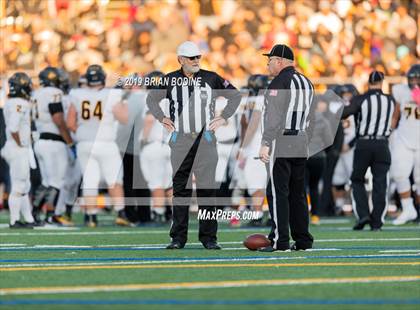 Thumbnail 3 in Lincoln vs Eastside Catholic (WIAA 3A Semifinal) photogallery.