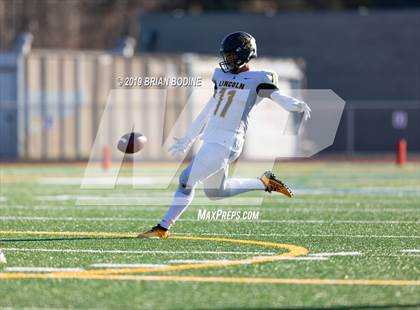 Thumbnail 2 in Lincoln vs Eastside Catholic (WIAA 3A Semifinal) photogallery.