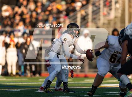 Thumbnail 3 in Lincoln vs Eastside Catholic (WIAA 3A Semifinal) photogallery.