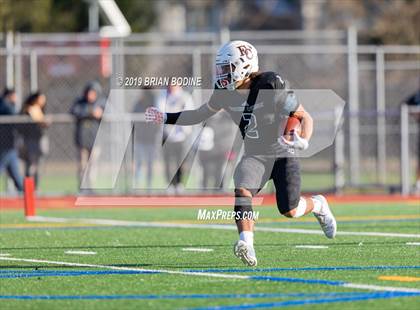 Thumbnail 3 in Lincoln vs Eastside Catholic (WIAA 3A Semifinal) photogallery.