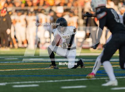 Thumbnail 3 in Lincoln vs Eastside Catholic (WIAA 3A Semifinal) photogallery.