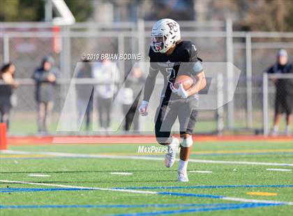 Thumbnail 2 in Lincoln vs Eastside Catholic (WIAA 3A Semifinal) photogallery.