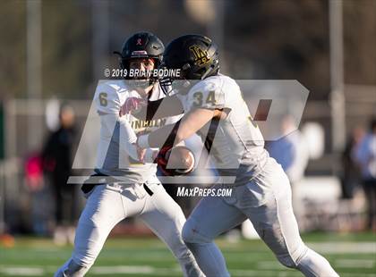 Thumbnail 3 in Lincoln vs Eastside Catholic (WIAA 3A Semifinal) photogallery.