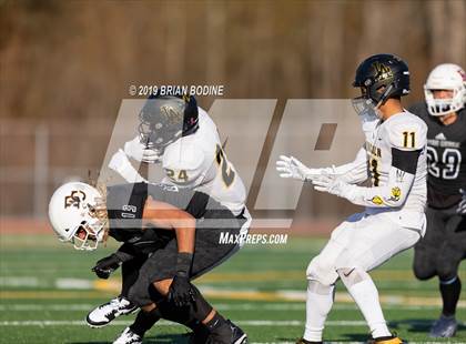 Thumbnail 3 in Lincoln vs Eastside Catholic (WIAA 3A Semifinal) photogallery.