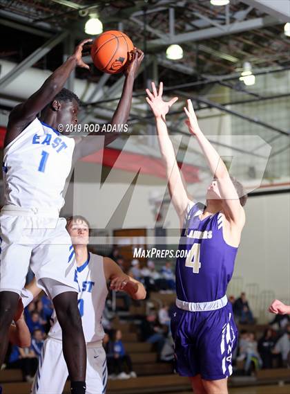 Thumbnail 2 in Grand Island vs. Lincoln East (Heartland Athletic Conference) photogallery.