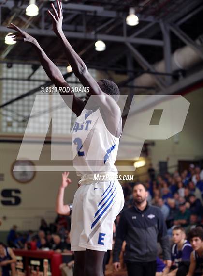 Thumbnail 2 in Grand Island vs. Lincoln East (Heartland Athletic Conference) photogallery.