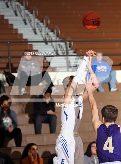 Thumbnail 2 in Grand Island vs. Lincoln East (Heartland Athletic Conference) photogallery.