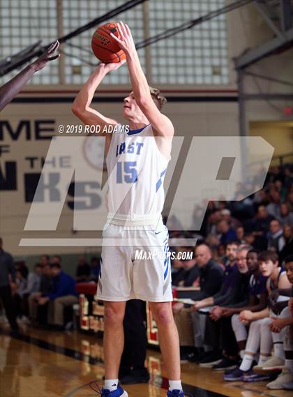 Thumbnail 3 in Grand Island vs. Lincoln East (Heartland Athletic Conference) photogallery.