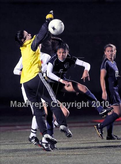 Thumbnail 2 in Beckman vs. Harvard-Westlake (CIF SS D2 Final) photogallery.
