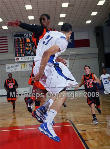 Thumbnail 1 in La Porte vs. North Crowley (McDonalds Texas Invitational) photogallery.