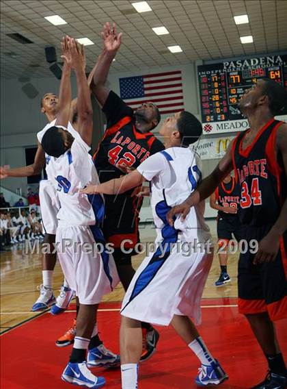 Thumbnail 3 in La Porte vs. North Crowley (McDonalds Texas Invitational) photogallery.