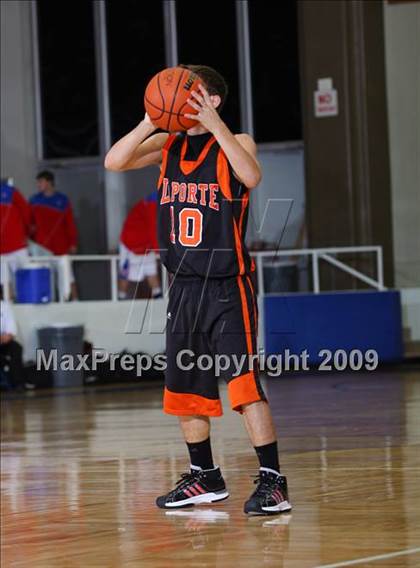 Thumbnail 2 in La Porte vs. North Crowley (McDonalds Texas Invitational) photogallery.