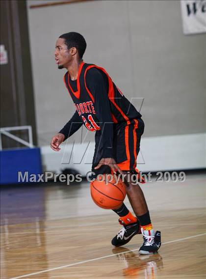 Thumbnail 1 in La Porte vs. North Crowley (McDonalds Texas Invitational) photogallery.