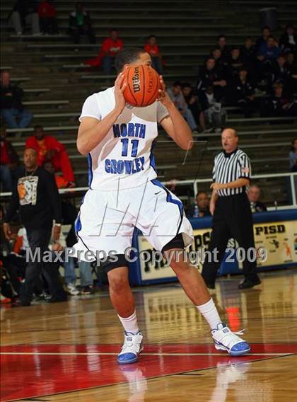 Thumbnail 2 in La Porte vs. North Crowley (McDonalds Texas Invitational) photogallery.