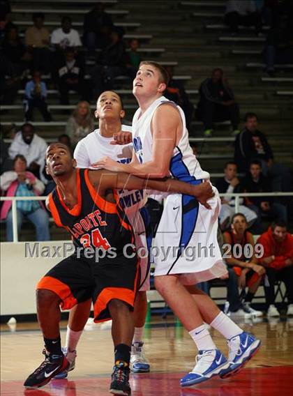 Thumbnail 3 in La Porte vs. North Crowley (McDonalds Texas Invitational) photogallery.
