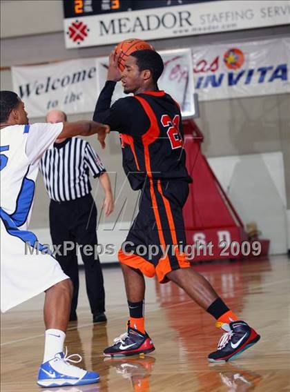Thumbnail 1 in La Porte vs. North Crowley (McDonalds Texas Invitational) photogallery.