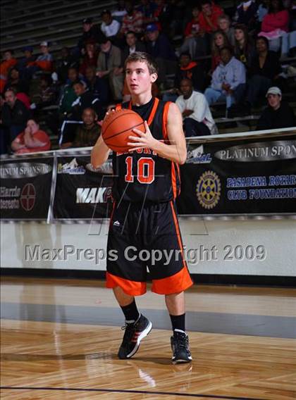 Thumbnail 1 in La Porte vs. North Crowley (McDonalds Texas Invitational) photogallery.