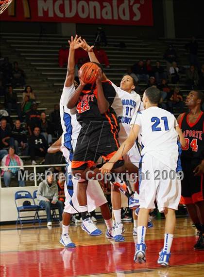 Thumbnail 1 in La Porte vs. North Crowley (McDonalds Texas Invitational) photogallery.