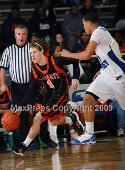 Thumbnail 1 in La Porte vs. North Crowley (McDonalds Texas Invitational) photogallery.