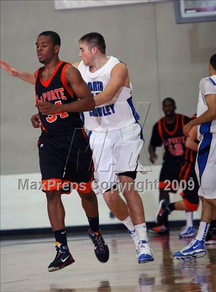 Thumbnail 3 in La Porte vs. North Crowley (McDonalds Texas Invitational) photogallery.