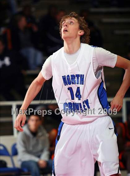 Thumbnail 1 in La Porte vs. North Crowley (McDonalds Texas Invitational) photogallery.
