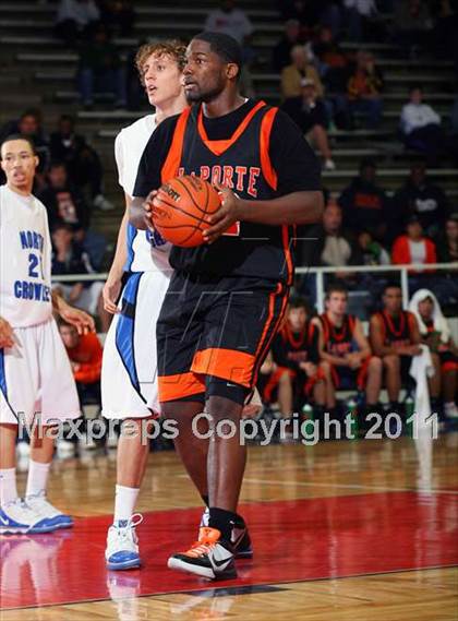 Thumbnail 3 in La Porte vs. North Crowley (McDonalds Texas Invitational) photogallery.
