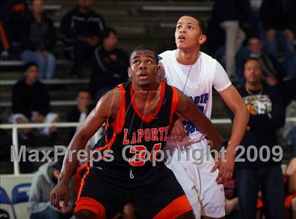 Thumbnail 2 in La Porte vs. North Crowley (McDonalds Texas Invitational) photogallery.