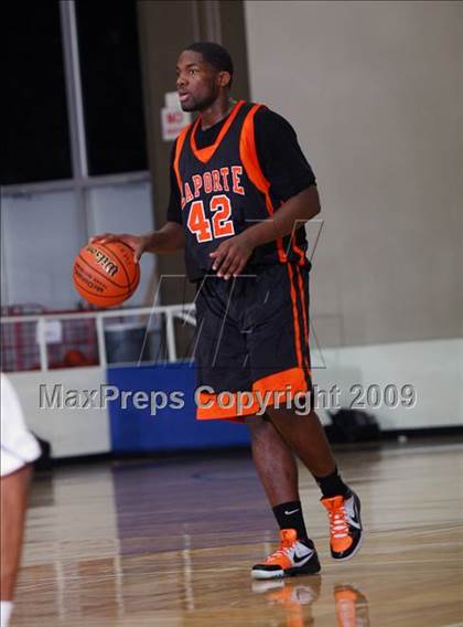 Thumbnail 1 in La Porte vs. North Crowley (McDonalds Texas Invitational) photogallery.