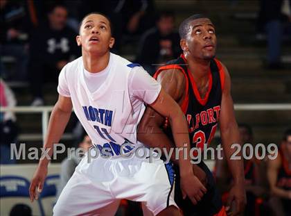 Thumbnail 2 in La Porte vs. North Crowley (McDonalds Texas Invitational) photogallery.