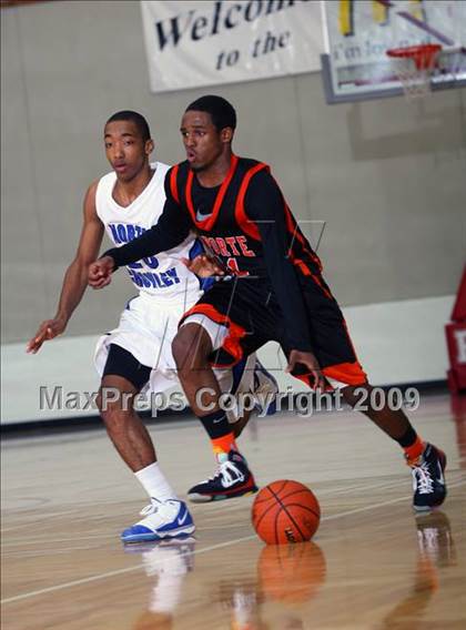 Thumbnail 3 in La Porte vs. North Crowley (McDonalds Texas Invitational) photogallery.