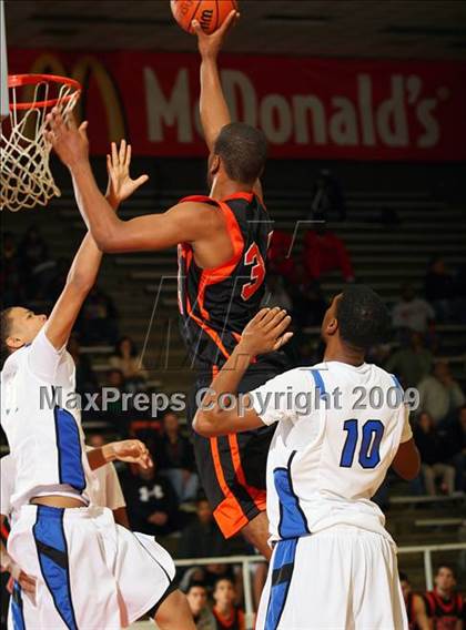 Thumbnail 2 in La Porte vs. North Crowley (McDonalds Texas Invitational) photogallery.