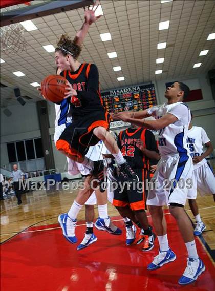 Thumbnail 1 in La Porte vs. North Crowley (McDonalds Texas Invitational) photogallery.
