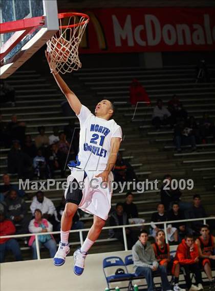 Thumbnail 2 in La Porte vs. North Crowley (McDonalds Texas Invitational) photogallery.