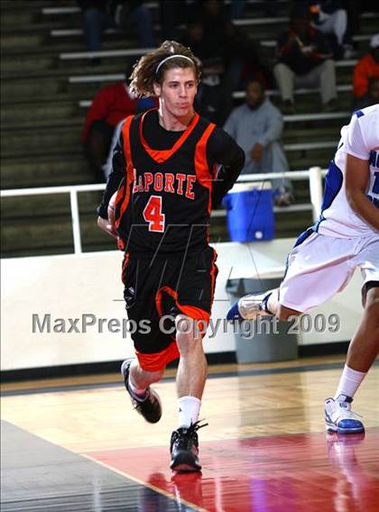 Thumbnail 2 in La Porte vs. North Crowley (McDonalds Texas Invitational) photogallery.