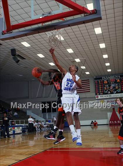 Thumbnail 2 in La Porte vs. North Crowley (McDonalds Texas Invitational) photogallery.
