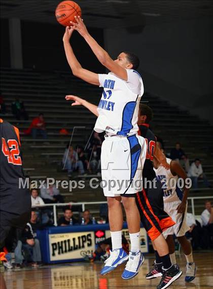 Thumbnail 3 in La Porte vs. North Crowley (McDonalds Texas Invitational) photogallery.