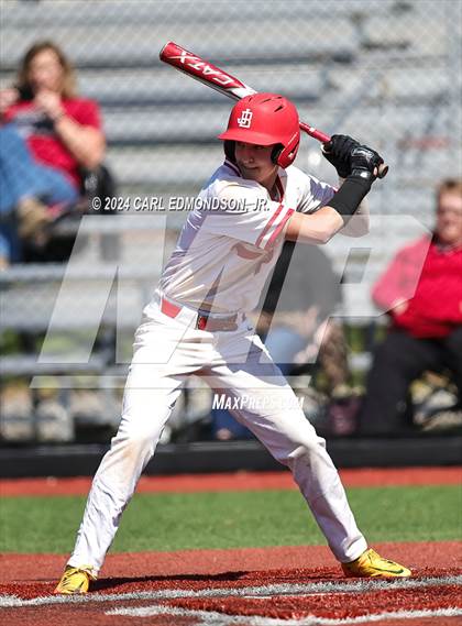 Thumbnail 3 in McEwen vs Jo Byrns photogallery.