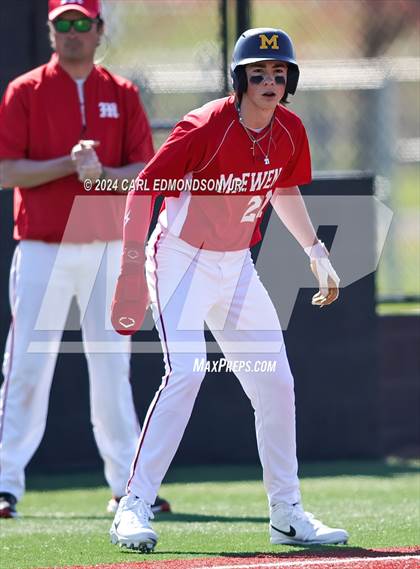 Thumbnail 1 in McEwen vs Jo Byrns photogallery.