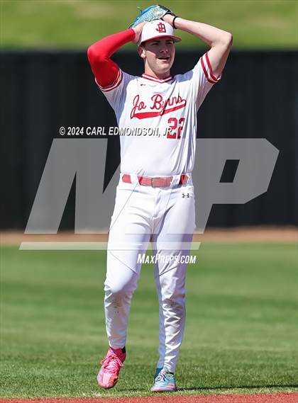 Thumbnail 3 in McEwen vs Jo Byrns photogallery.