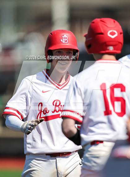 Thumbnail 2 in McEwen vs Jo Byrns photogallery.
