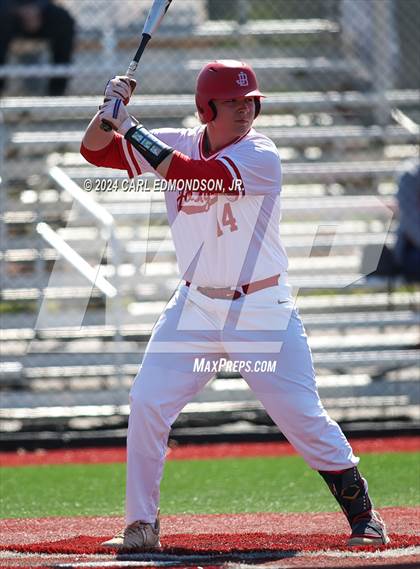 Thumbnail 3 in McEwen vs Jo Byrns photogallery.