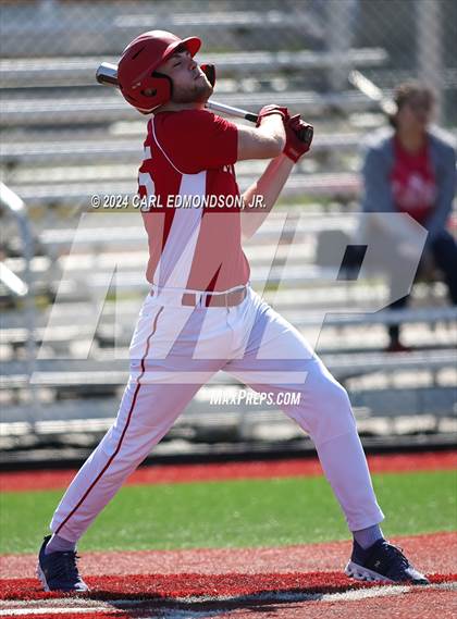 Thumbnail 2 in McEwen vs Jo Byrns photogallery.