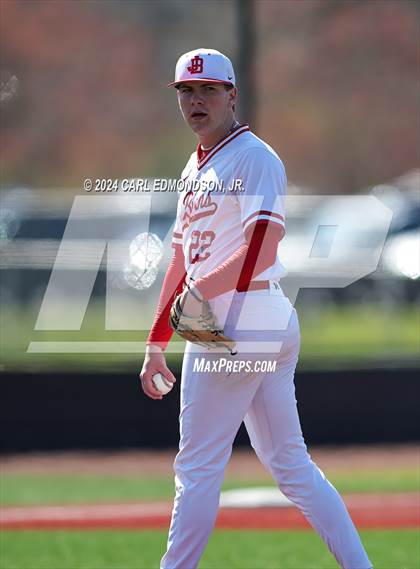Thumbnail 2 in McEwen vs Jo Byrns photogallery.