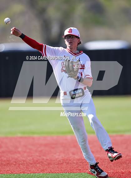 Thumbnail 1 in McEwen vs Jo Byrns photogallery.