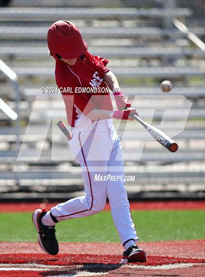 Thumbnail 2 in McEwen vs Jo Byrns photogallery.