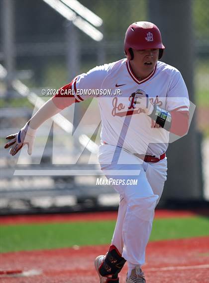 Thumbnail 3 in McEwen vs Jo Byrns photogallery.