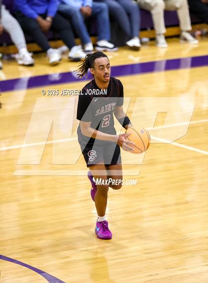 Thumbnail 2 in St. Anne's-Belfield vs Greenfield (John Wall Holiday Invitational) photogallery.