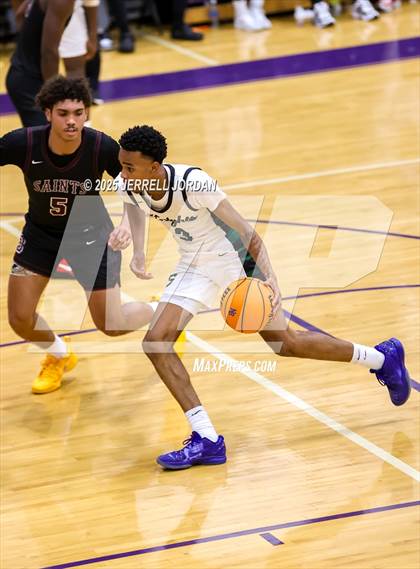 Thumbnail 2 in St. Anne's-Belfield vs Greenfield (John Wall Holiday Invitational) photogallery.