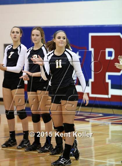 Thumbnail 2 in Sterling Heights Stevenson vs. Grosse Pointe North (MHSAA Class A Regional Final) photogallery.